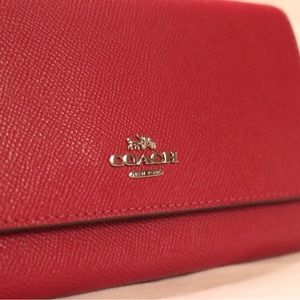 COACH - Leather Trifold Slim Wallet *SOLD OUT COLOR*